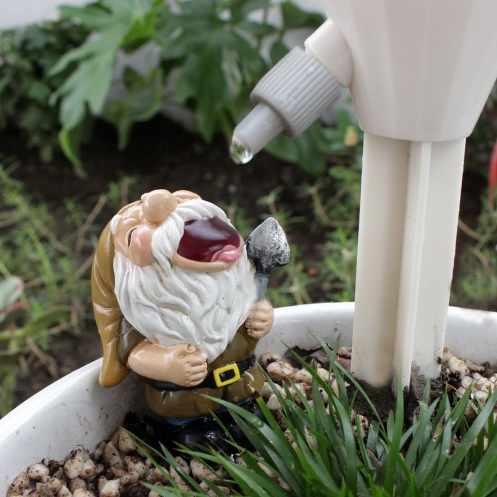 Самополивающийся колышек-гном  – обзор и цена Smart Garden Watering Can